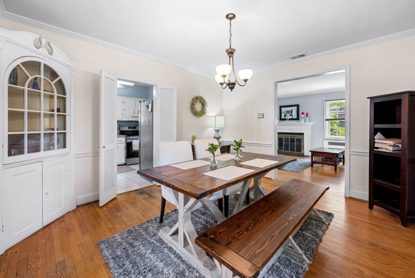 10-web-or-mls-7209 Oxford Rd10