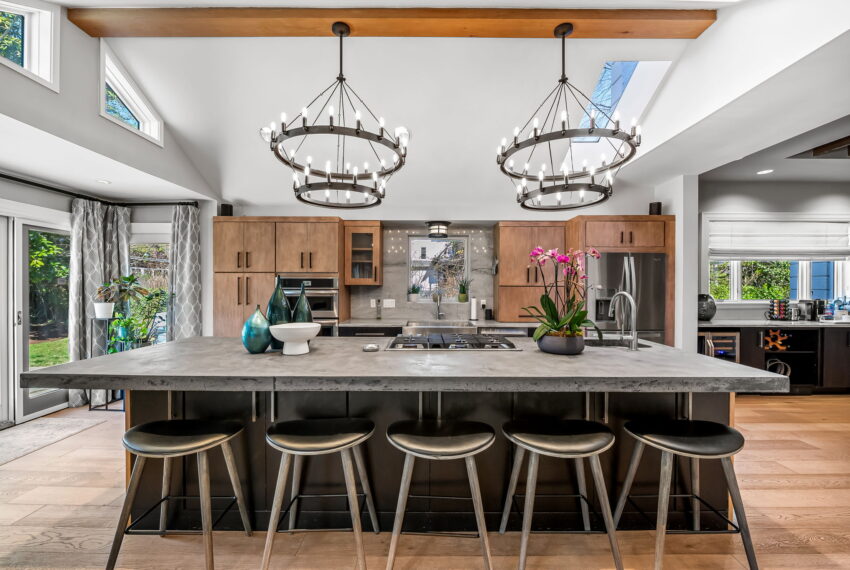 25-web-or-mls-4502 Roland Ave25