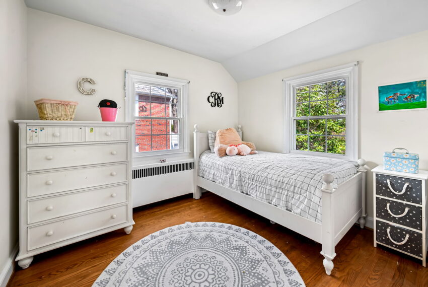 28-web-or-mls-7209 Oxford Rd28