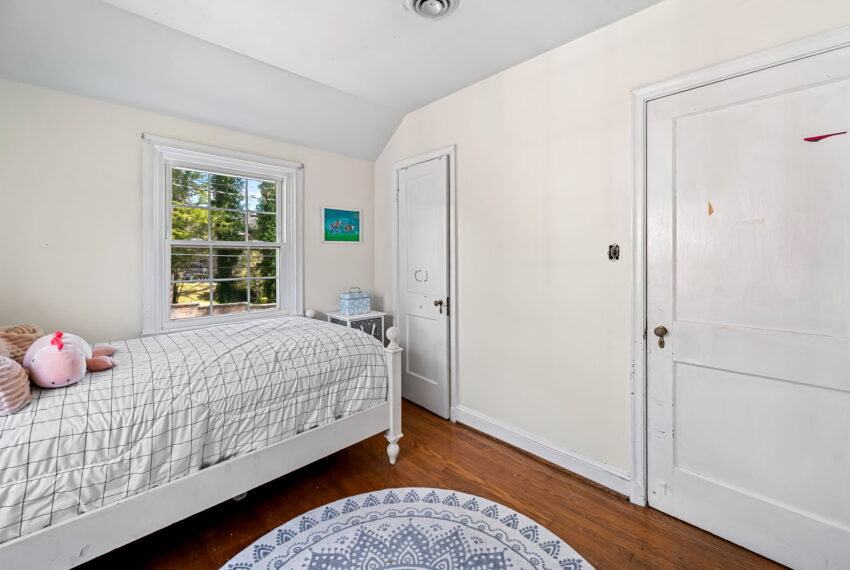 29-web-or-mls-7209 Oxford Rd29