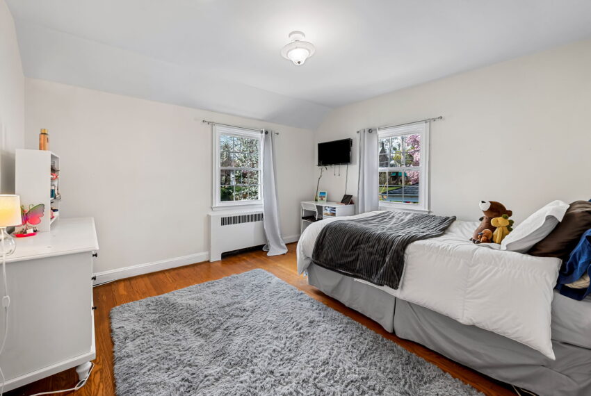 30-web-or-mls-7209 Oxford Rd30