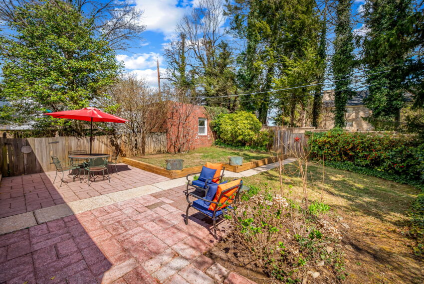 32-web-or-mls-7209 Oxford Rd32