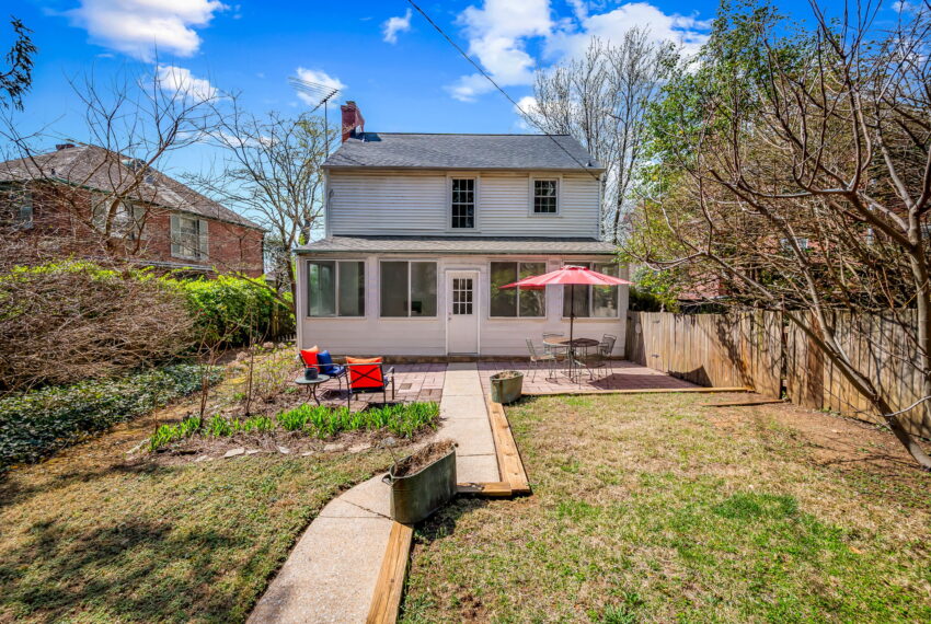 34-web-or-mls-7209 Oxford Rd34
