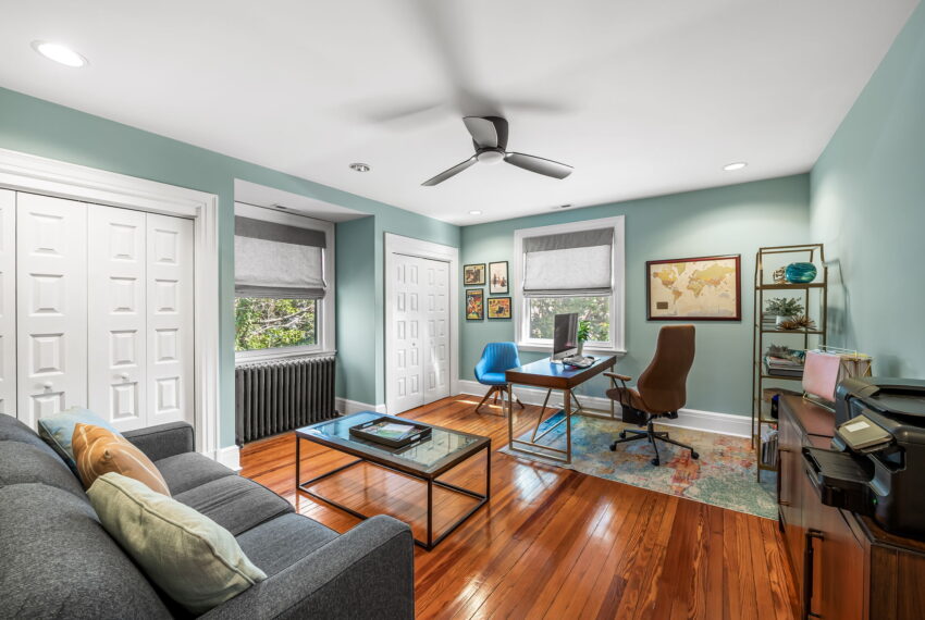 45-web-or-mls-4502 Roland Ave45