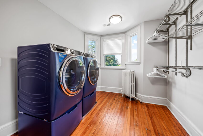 49-web-or-mls-4502 Roland Ave49