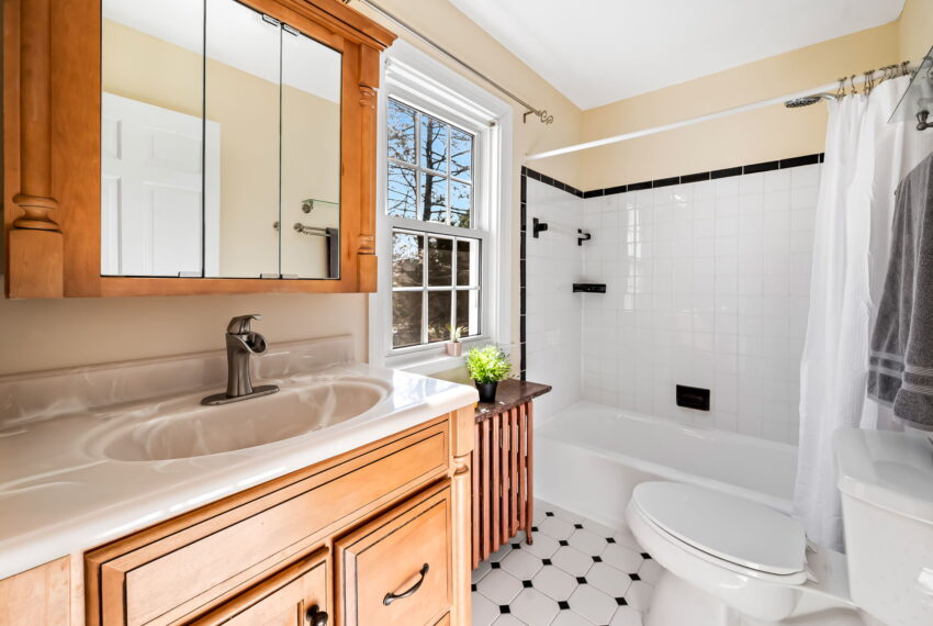 61-web-or-mls-7016 Kenleigh Rd210 (2)