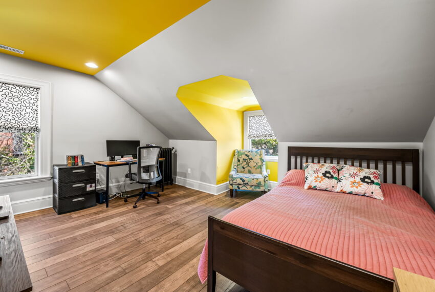 64-web-or-mls-4502 Roland Ave64