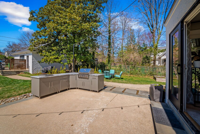 72-web-or-mls-4502 Roland Ave72