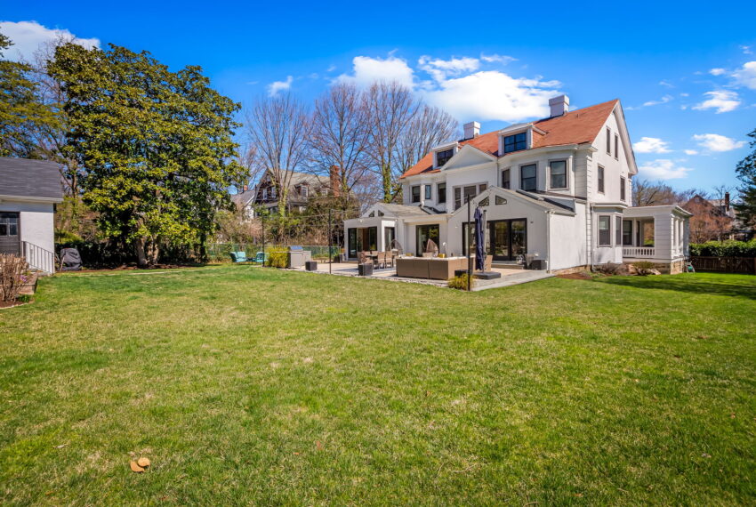 75-web-or-mls-4502 Roland Ave75