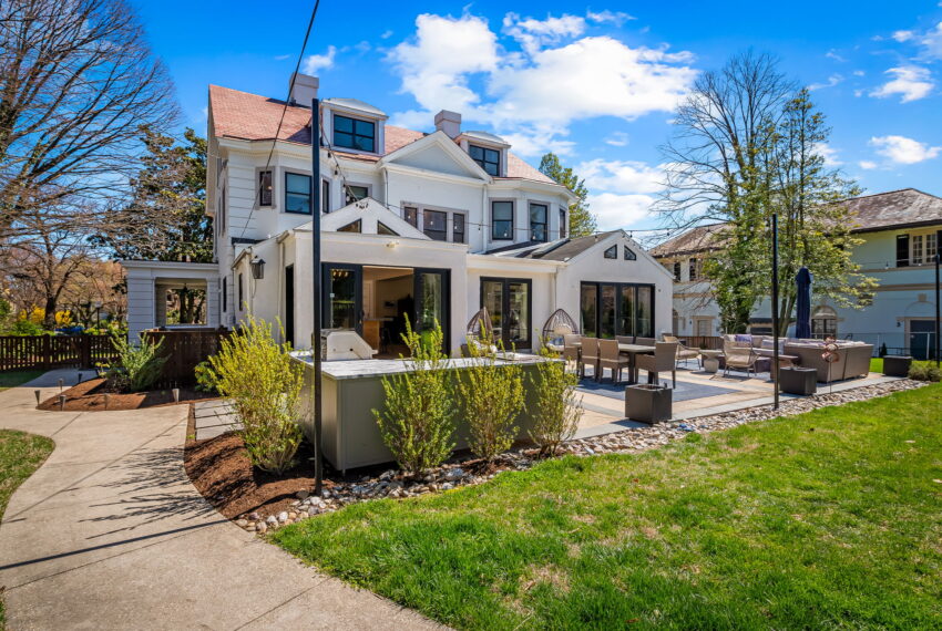 76-web-or-mls-4502 Roland Ave76