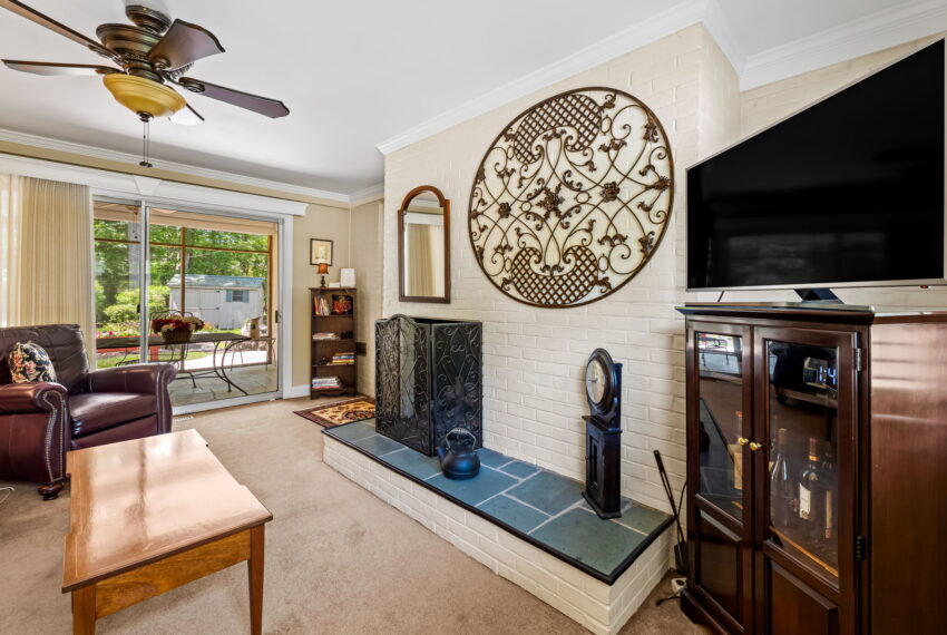 10-web-or-mls-1902 Northleigh Rd 10_