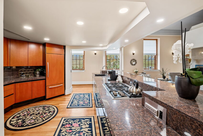 11-web-or-mls-7 Stoddard Ct11