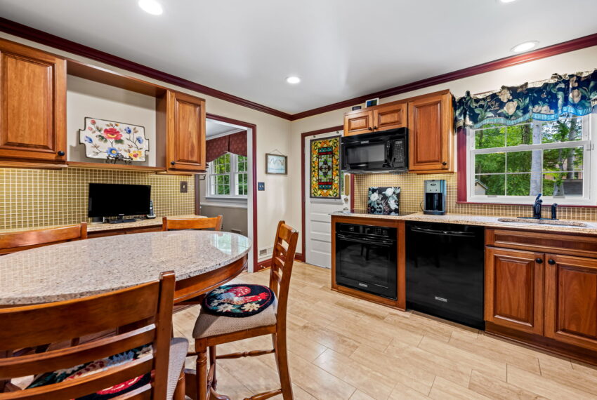 16-web-or-mls-1902 Northleigh Rd 16_