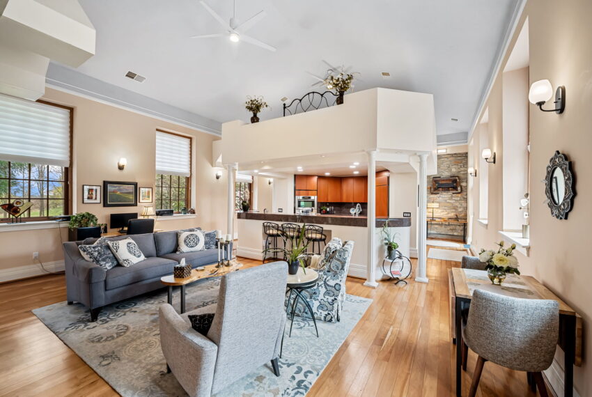 16-web-or-mls-7 Stoddard Ct16
