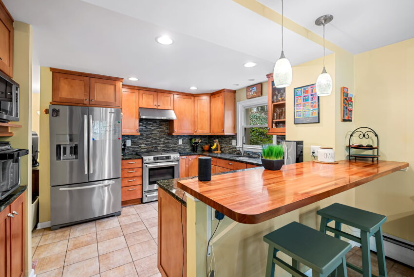 16-web-or-mls-805 Litchfield Rd16