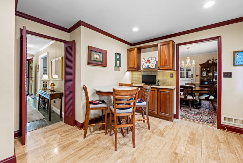 17-web-or-mls-1902 Northleigh Rd 17_