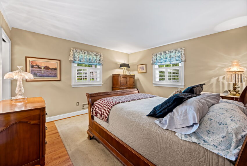 18-web-or-mls-1902 Northleigh Rd 18_
