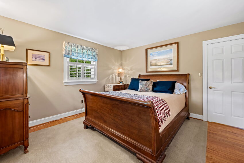 19-web-or-mls-1902 Northleigh Rd 19_