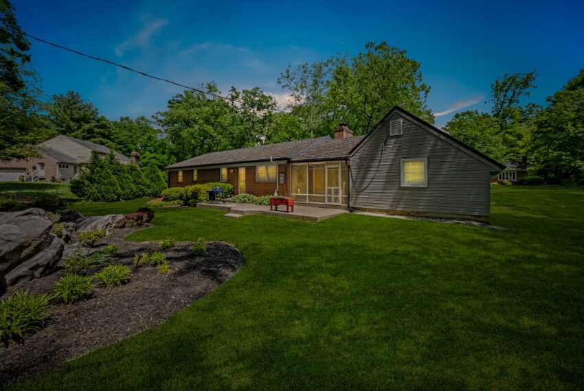 2-web-or-mls-1902 Northleigh Rd 2_