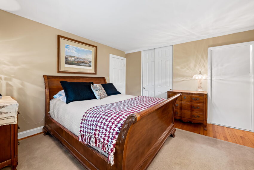 20-web-or-mls-1902 Northleigh Rd 20_