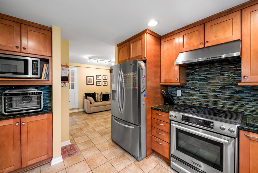 20-web-or-mls-805 Litchfield Rd20