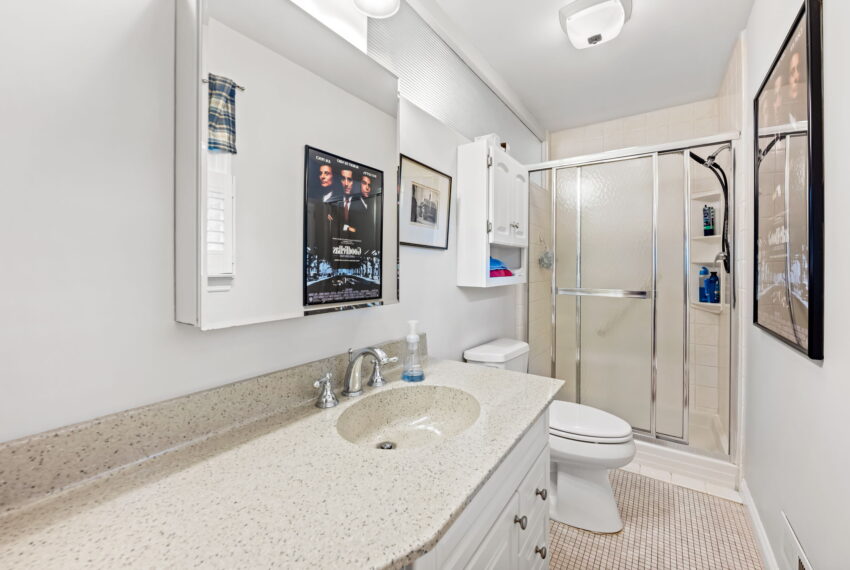 21-web-or-mls-1902 Northleigh Rd 21_