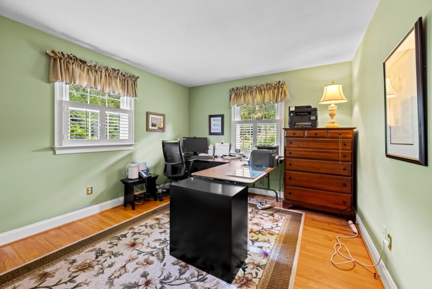 22-web-or-mls-1902 Northleigh Rd 22_