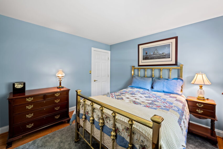 25-web-or-mls-1902 Northleigh Rd 25_