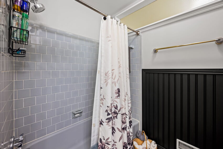 27-web-or-mls-1902 Northleigh Rd 27_