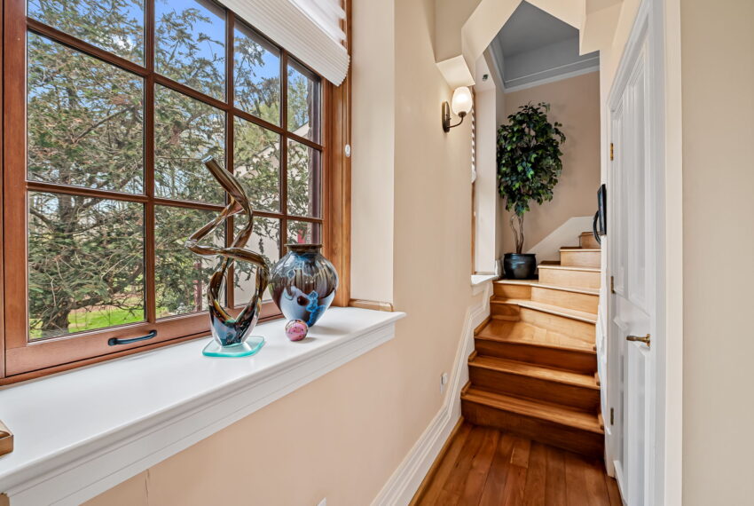 28-web-or-mls-7 Stoddard Ct28