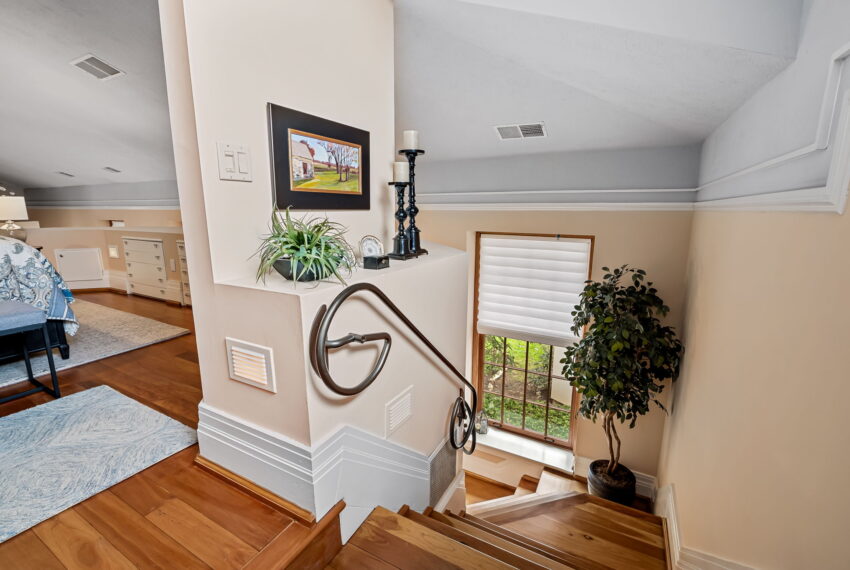 29-web-or-mls-7 Stoddard Ct29
