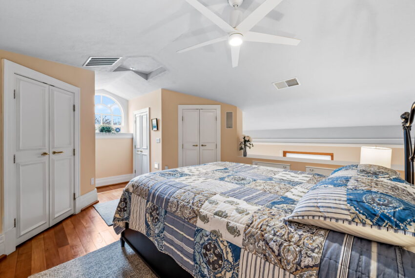 32-web-or-mls-7 Stoddard Ct32