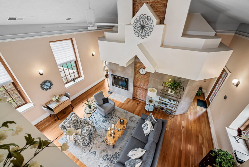 35-web-or-mls-7 Stoddard Ct35
