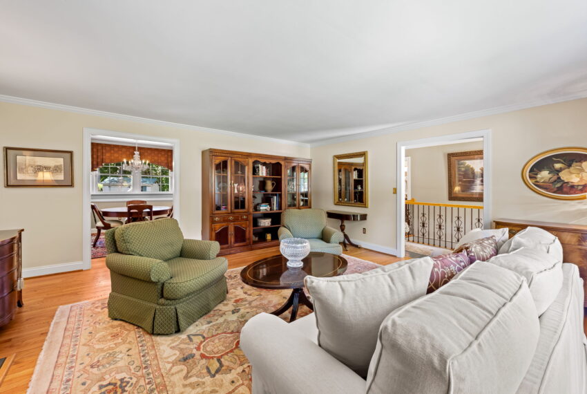 6-web-or-mls-1902 Northleigh Rd 6_