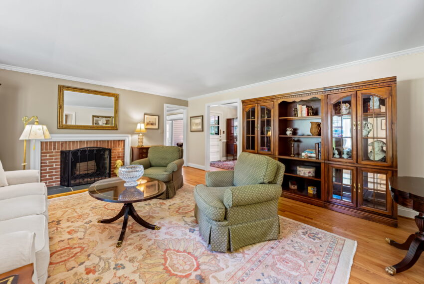7-web-or-mls-1902 Northleigh Rd 7_