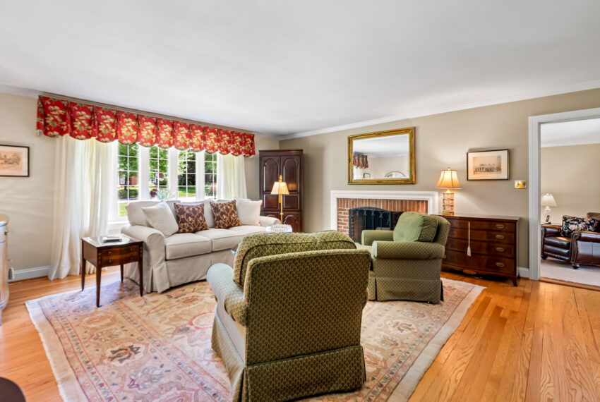 8-web-or-mls-1902 Northleigh Rd 8_