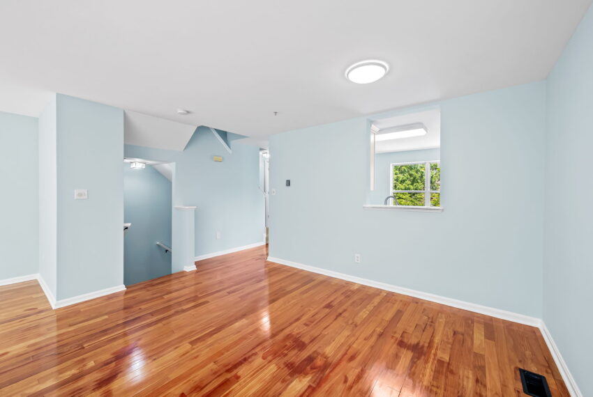 11-web-or-mls-5210 Tabard Ct 11_