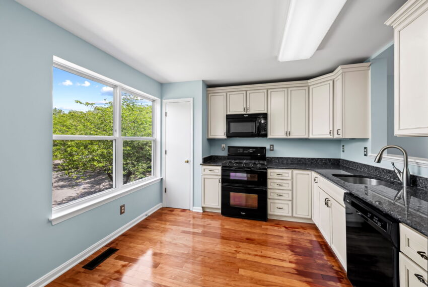 13-web-or-mls-5210 Tabard Ct 13_