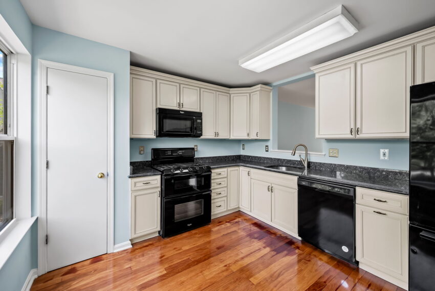 14-web-or-mls-5210 Tabard Ct 14_