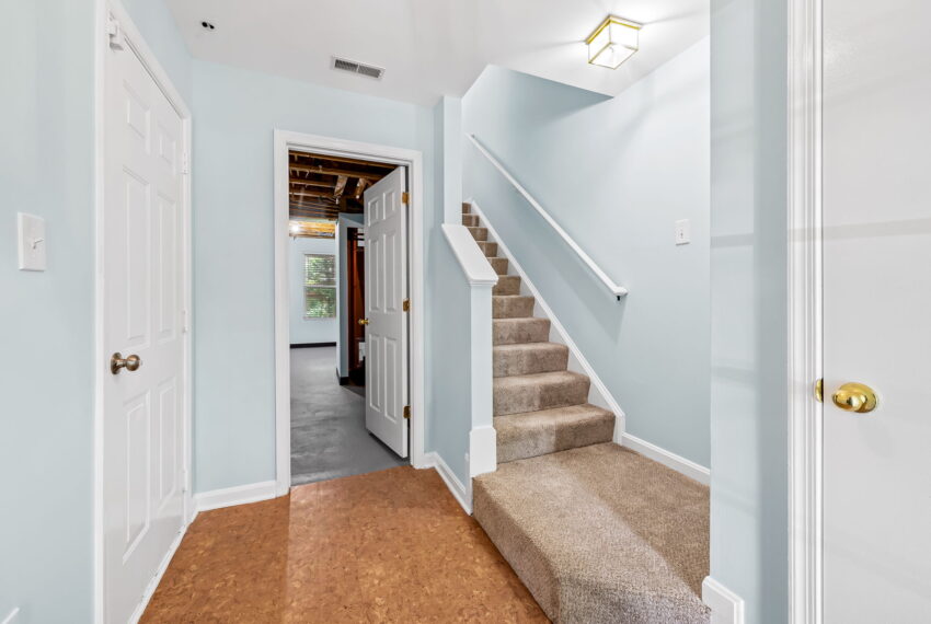 5-web-or-mls-5210 Tabard Ct 5_